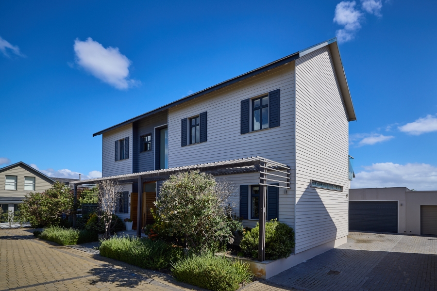 5 Bedroom Property for Sale in Lake Michelle Western Cape